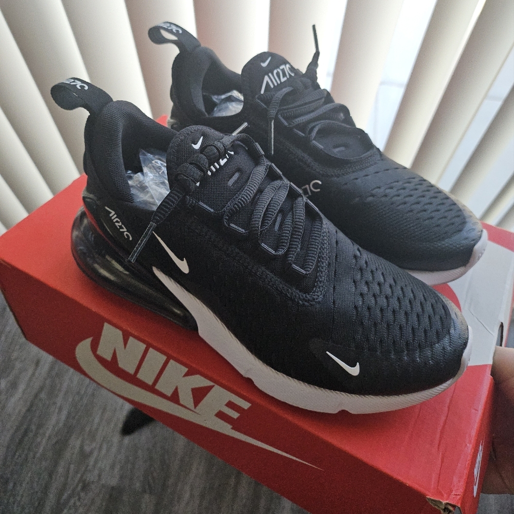 NIKE air max 270